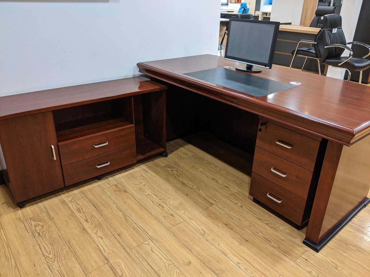 Zoe 1.4 meters executive desk MO8413