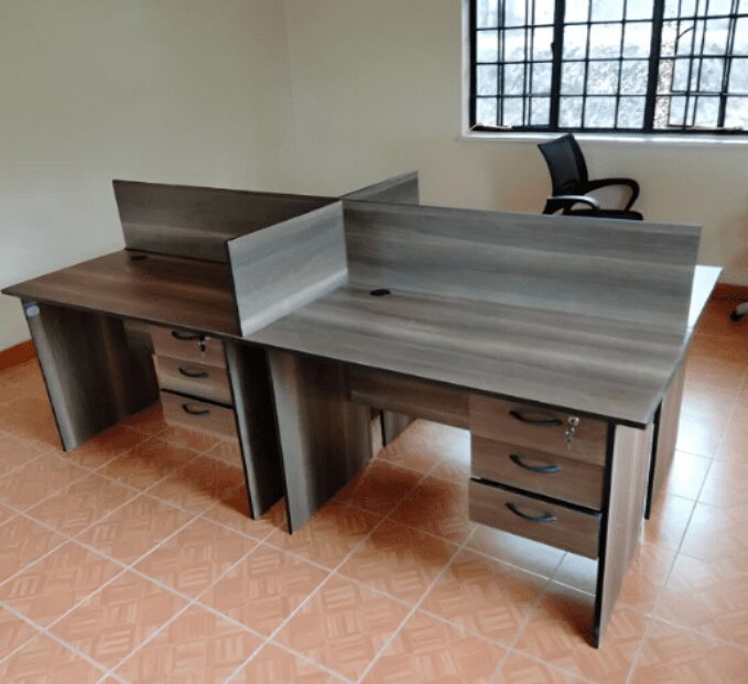 4-Way Customized Workstation